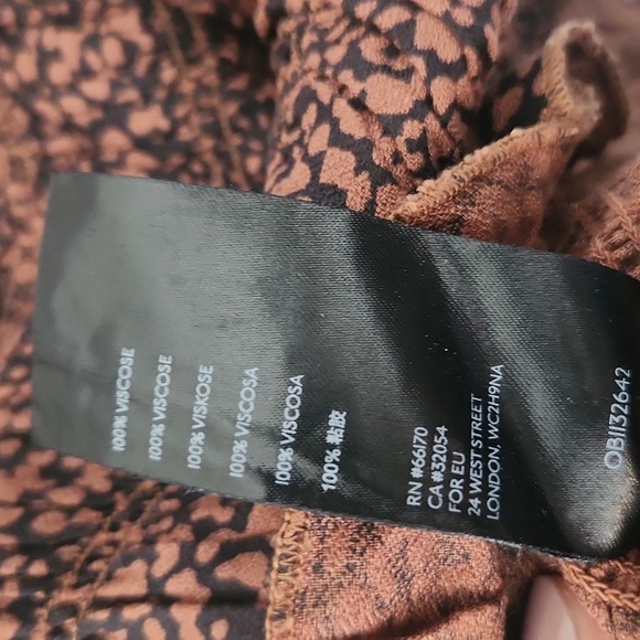 Urban Outfitters Women's Giselle Black and Brown Smocked Top Medium - Picture 10 of 10